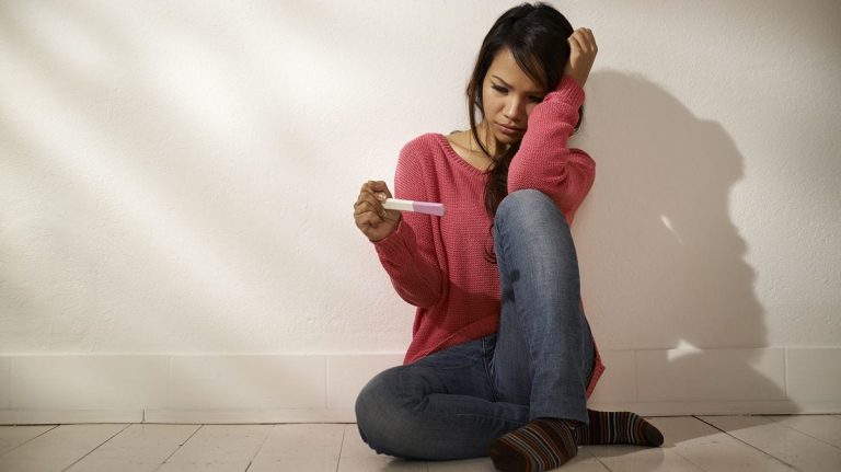 Embarazo En La Adolescencia Causas Síntomas Y Riesgos 3966